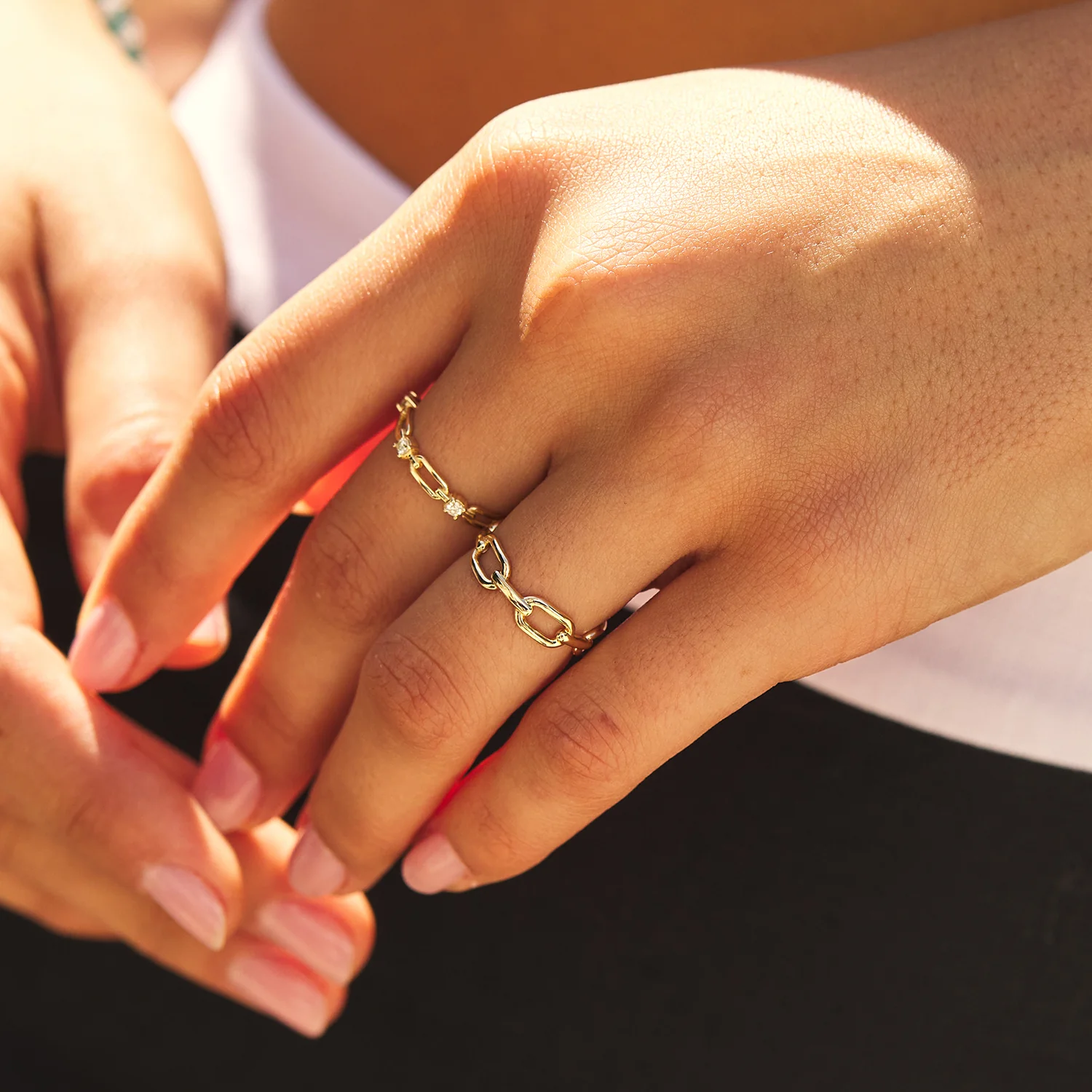 Three Diamond Paperclip Link Ring - Image 4